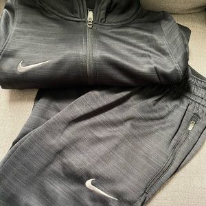 New without tags! Never worn. Adult Medium Nike Basketball Warm-Up.